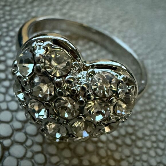 Silver Heart Rhinestone Statement Ring Size 9 Romantic Sparkle - Picture 14 of 16